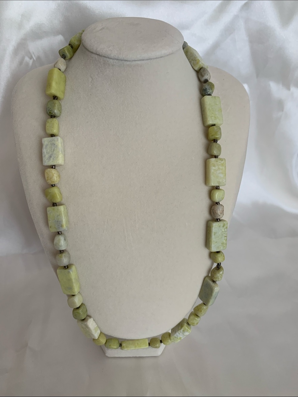 Vintage Genuine Serpentine Gemstone Necklace - Women Jewelry